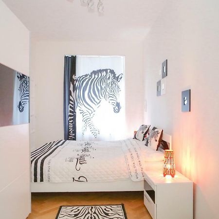 Stylish Apartment A Few Steps From Metro Prague Ngoại thất bức ảnh