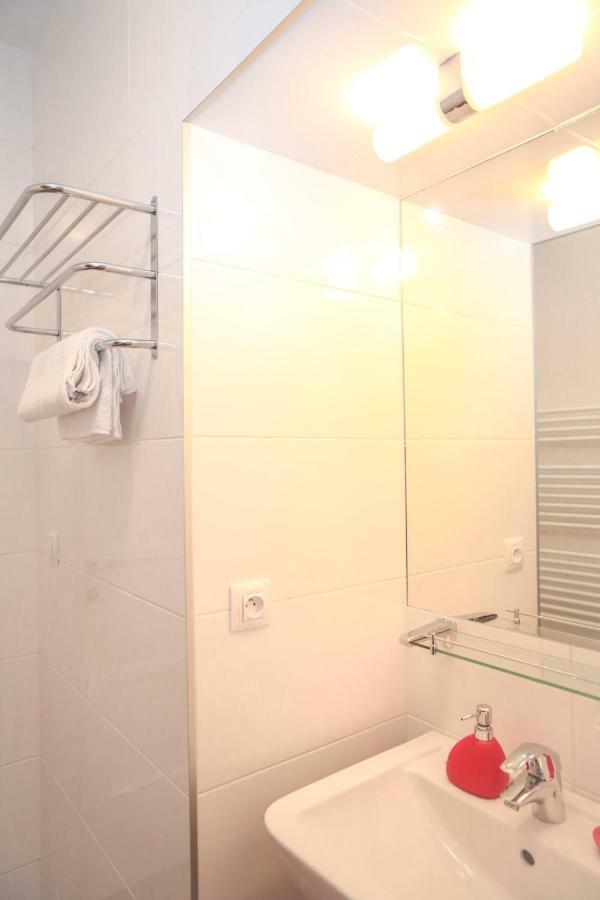 Stylish Apartment A Few Steps From Metro Prague Ngoại thất bức ảnh
