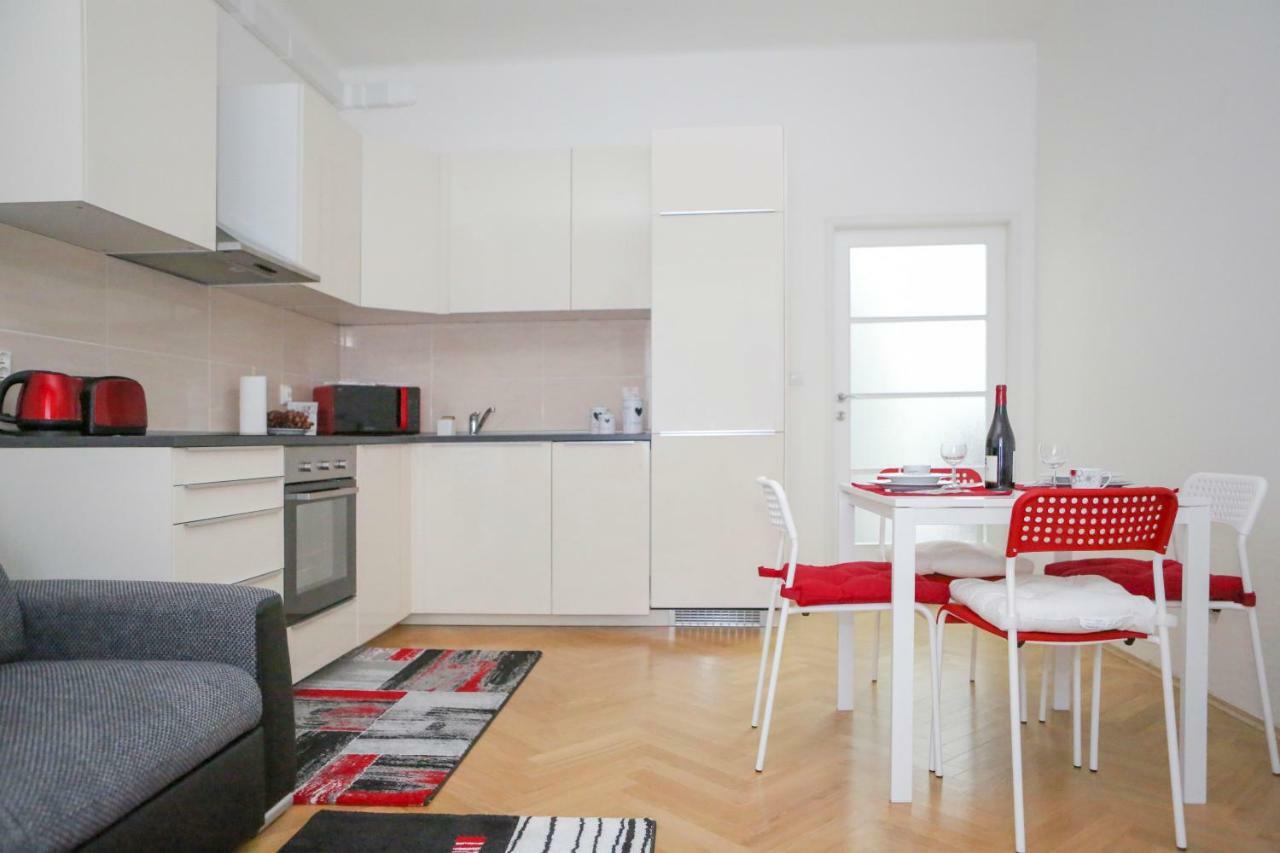 Stylish Apartment A Few Steps From Metro Prague Ngoại thất bức ảnh